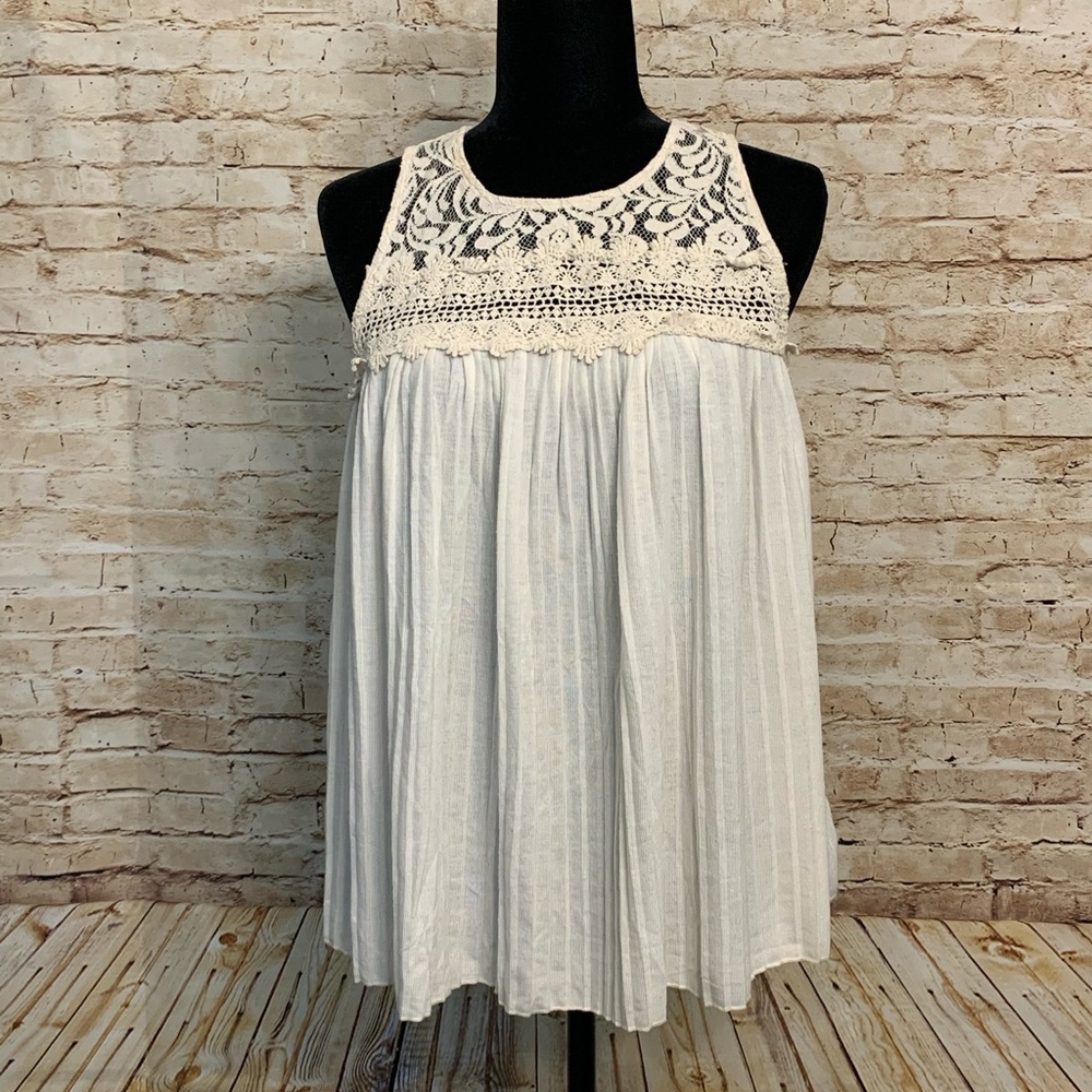 W5 brand ivory tank shirt size Medium
